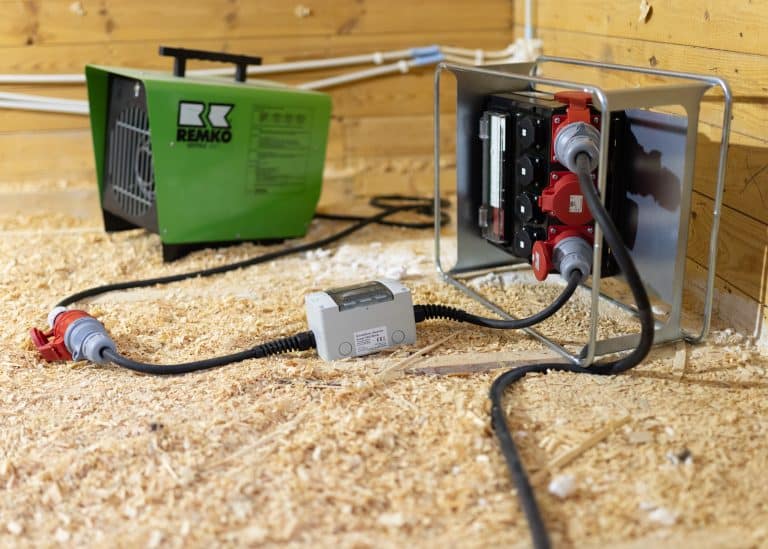 OKT raksalla keskus ja energiamittari